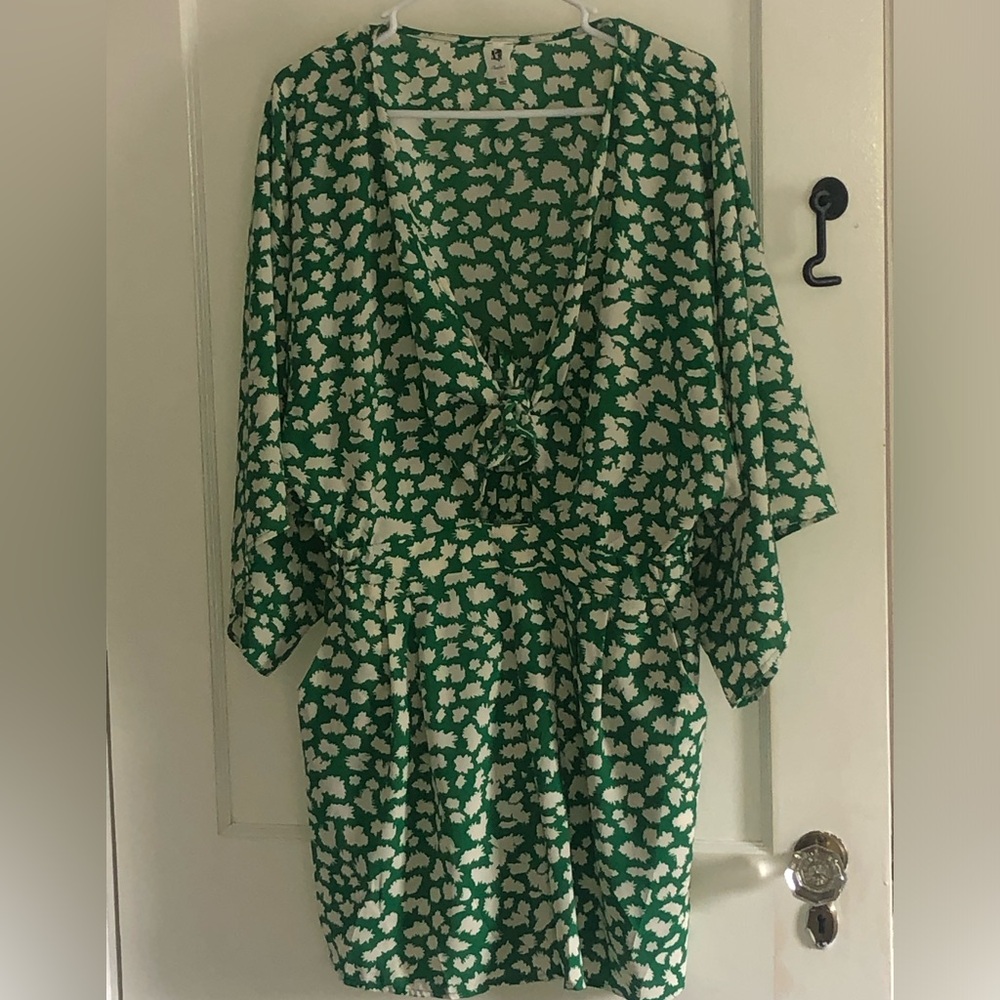 Vici tie front romper, size xl